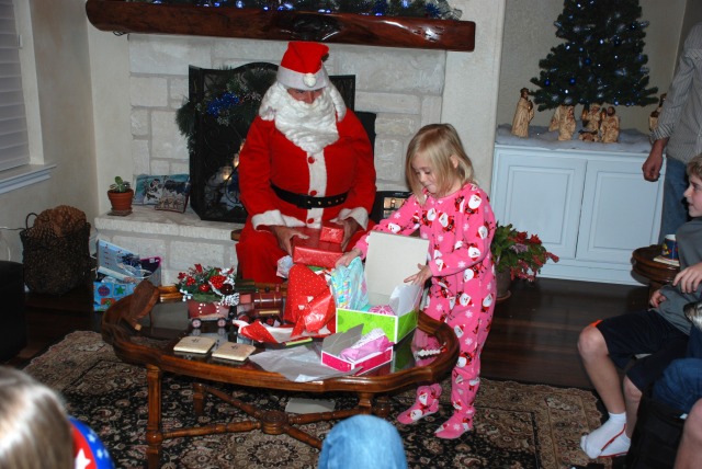 2013-12-23 21-12-08 Hildebrand Christmas.jpg